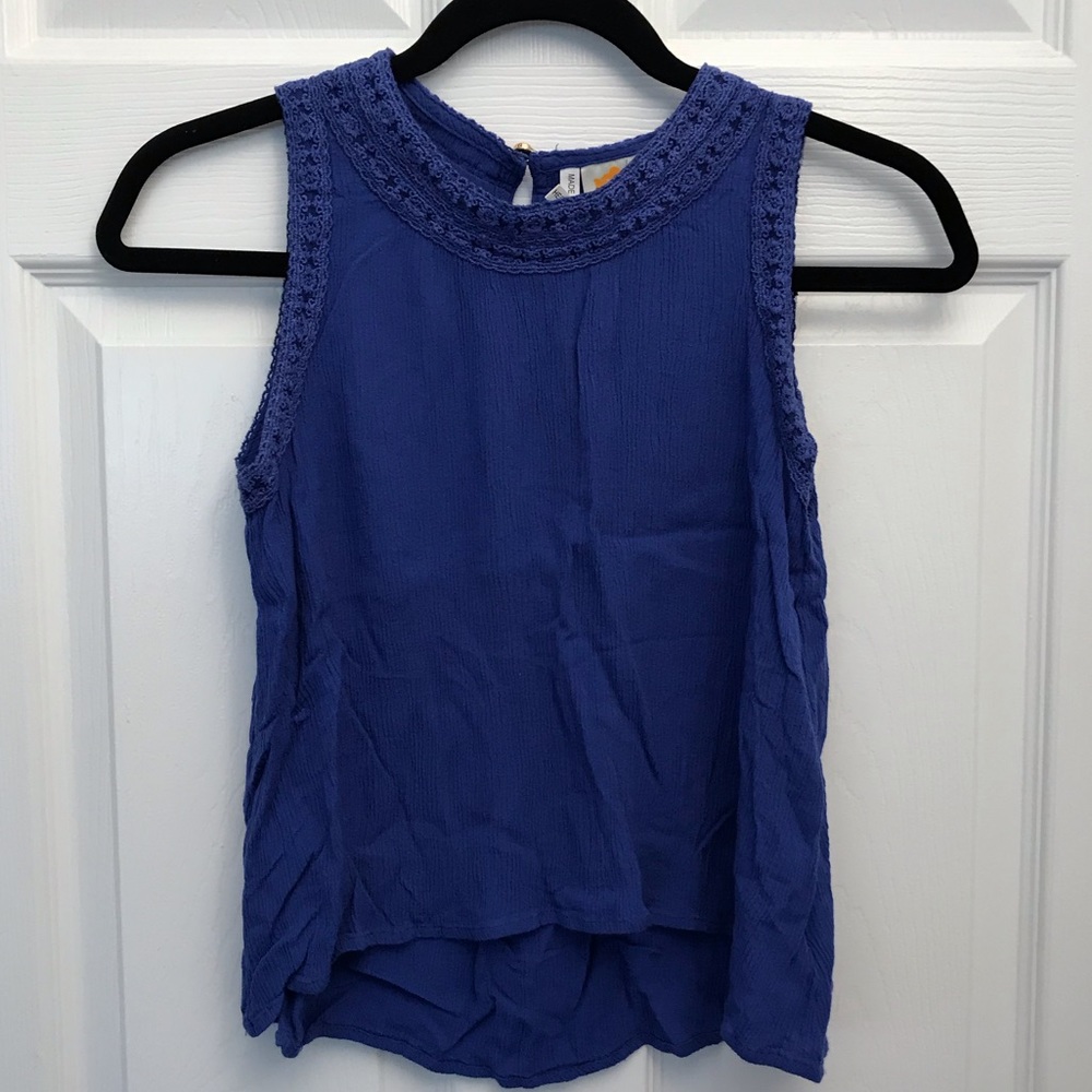 Blue Tank - Picture 2 of 5